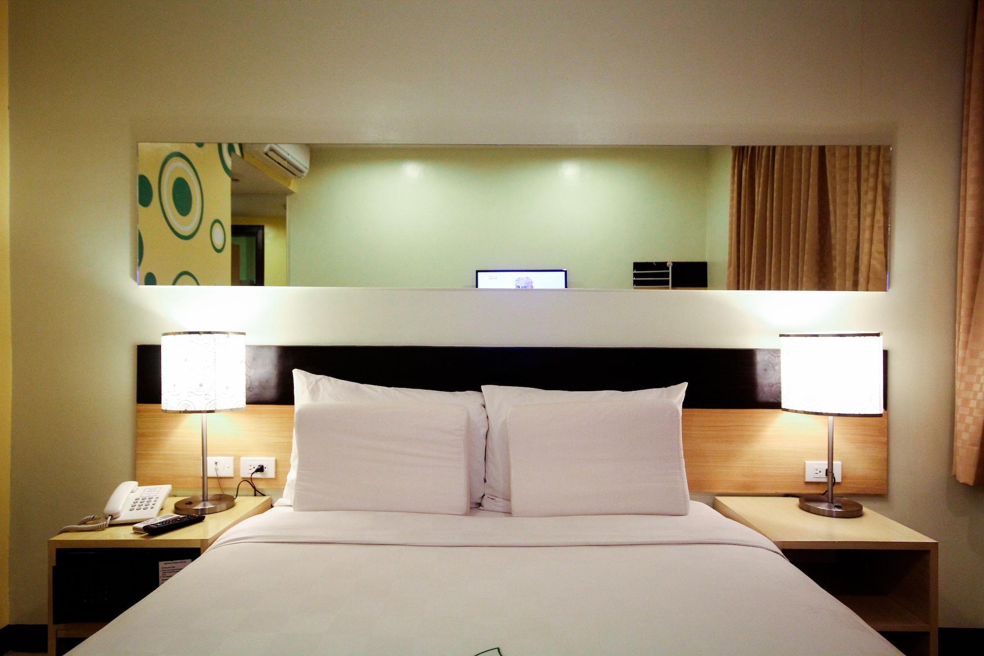Go Hoteles Iloilo Exterior foto