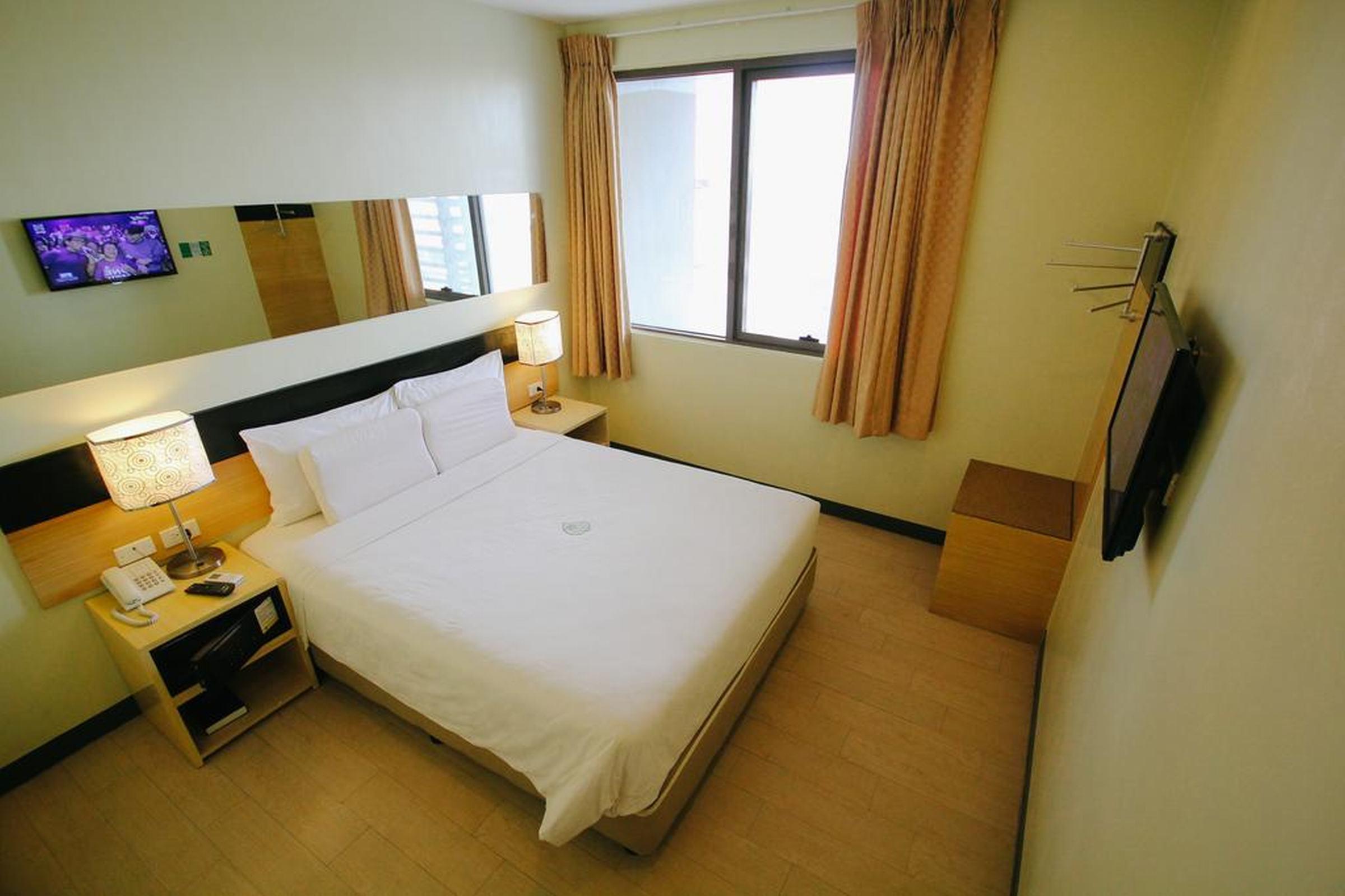 Go Hoteles Iloilo Exterior foto
