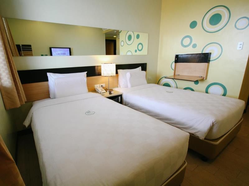 Go Hoteles Iloilo Exterior foto