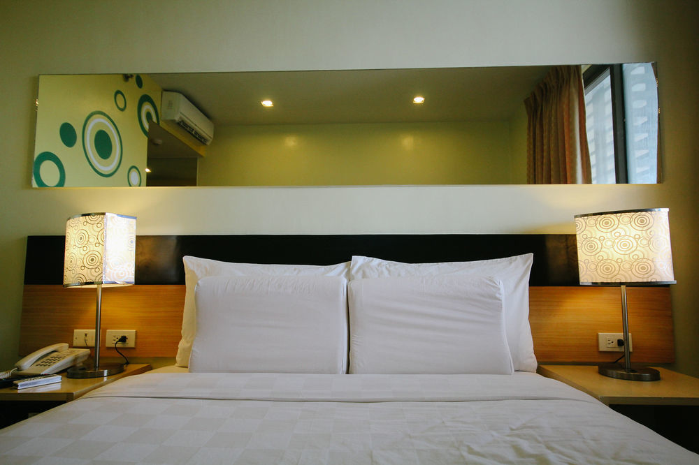 Go Hoteles Iloilo Exterior foto