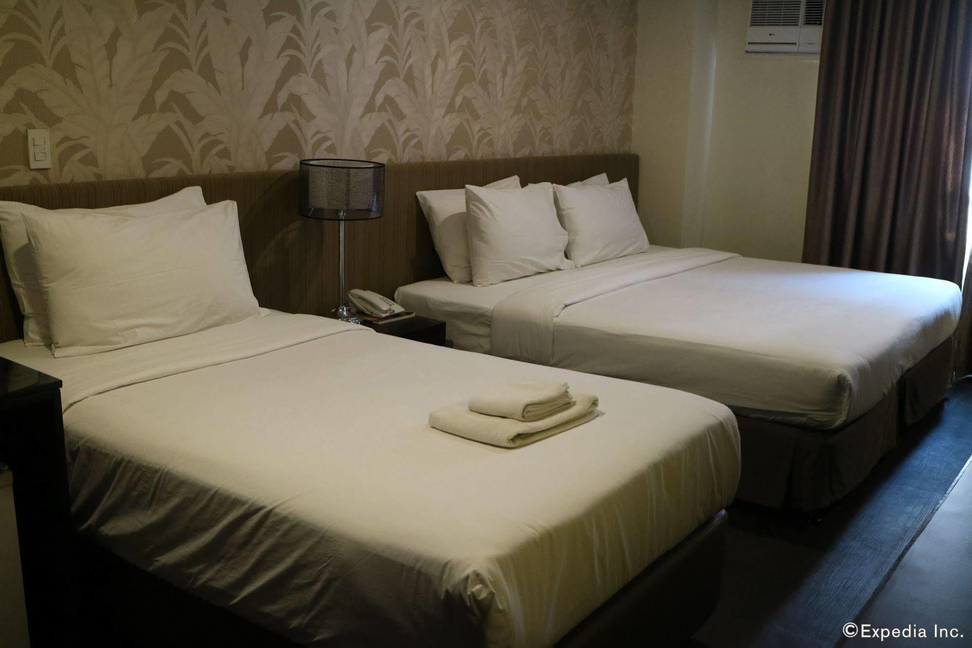 Go Hoteles Iloilo Exterior foto